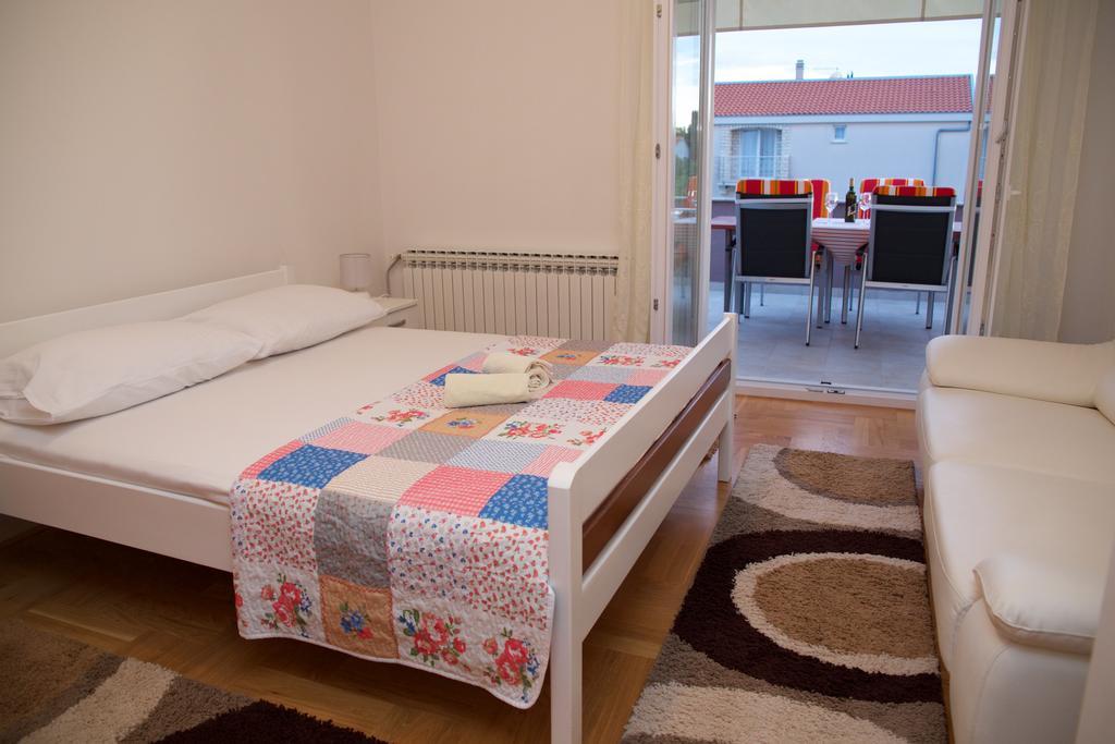 Antonija Apartments With Pool Biograd Na Moru Esterno foto