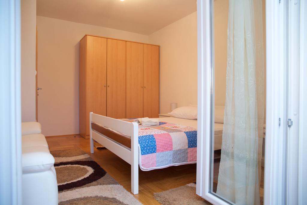 Antonija Apartments With Pool Biograd Na Moru Esterno foto