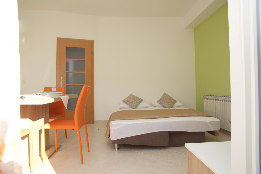 Antonija Apartments With Pool Biograd Na Moru Esterno foto