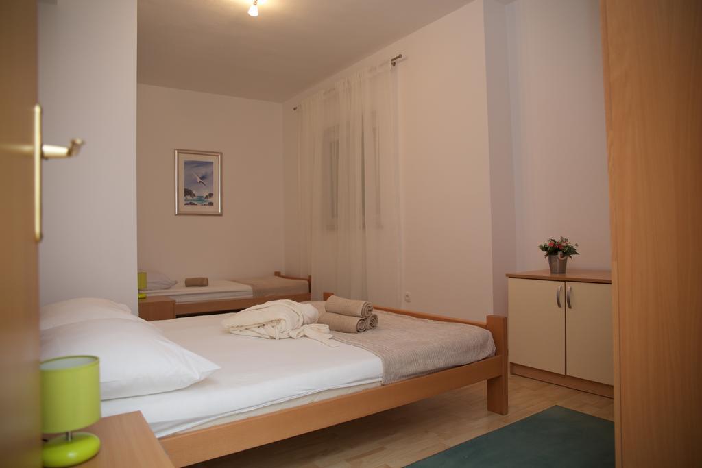 Antonija Apartments With Pool Biograd Na Moru Esterno foto