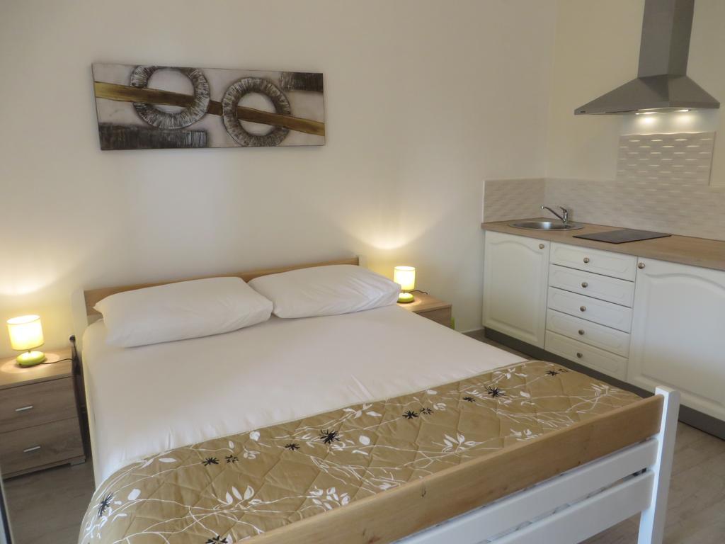 Antonija Apartments With Pool Biograd Na Moru Esterno foto
