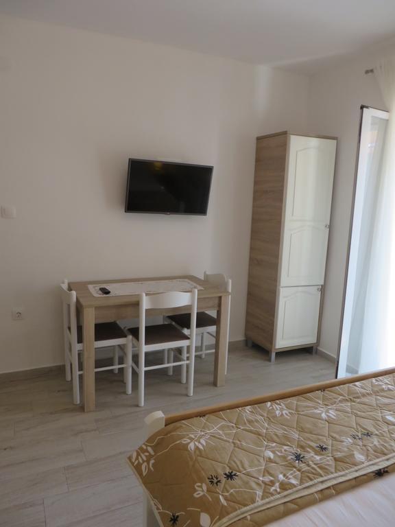 Antonija Apartments With Pool Biograd Na Moru Esterno foto