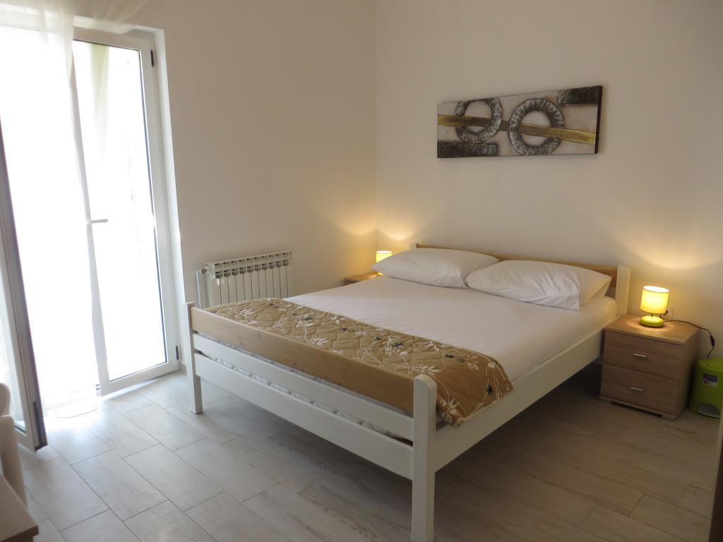 Antonija Apartments With Pool Biograd Na Moru Esterno foto